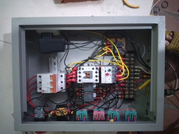 tủ điện máy cỡ nhỏ